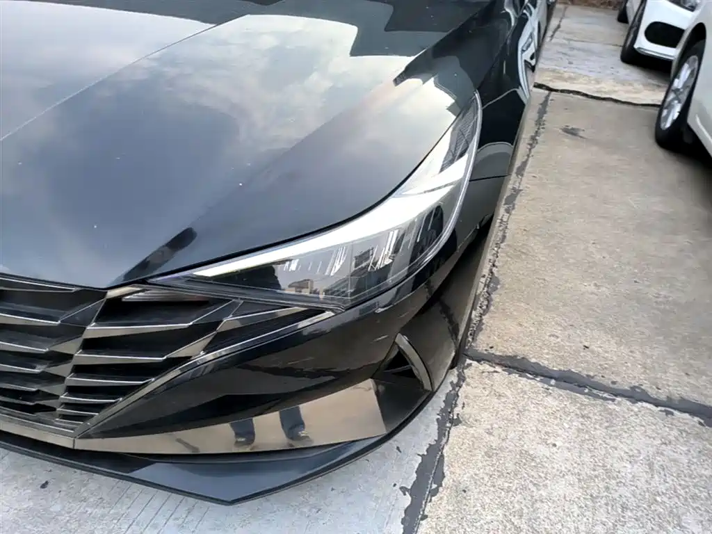 Hyundai Elantra 2021 1.5L CVT GLX Elite Edition фото 24