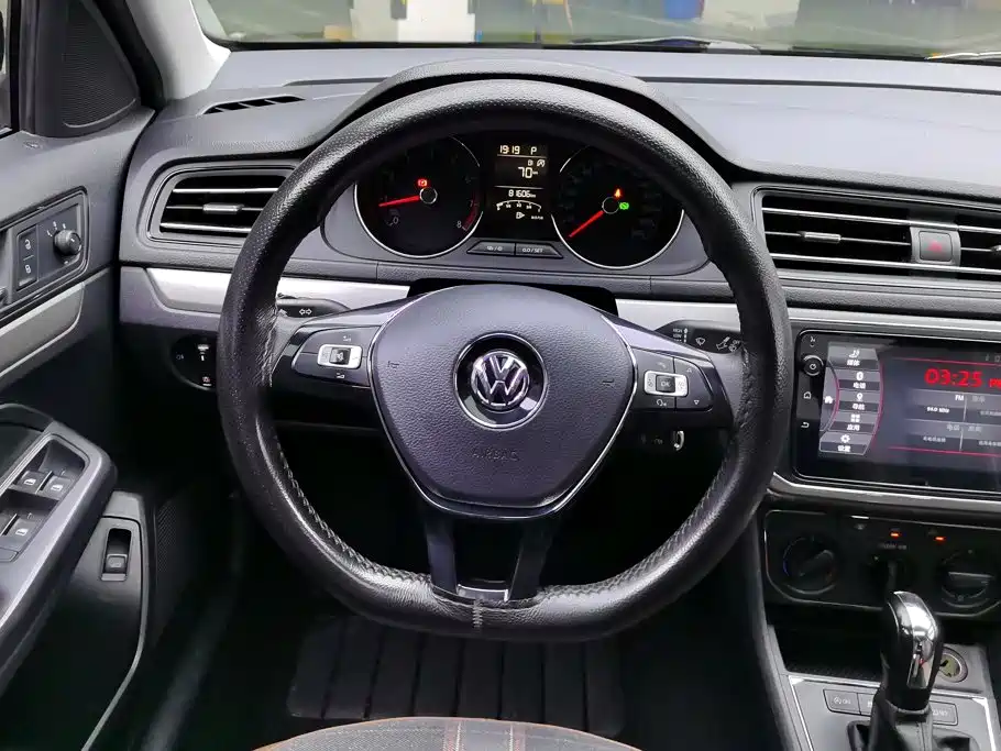 Фото 15 - Volkswagen Lavida