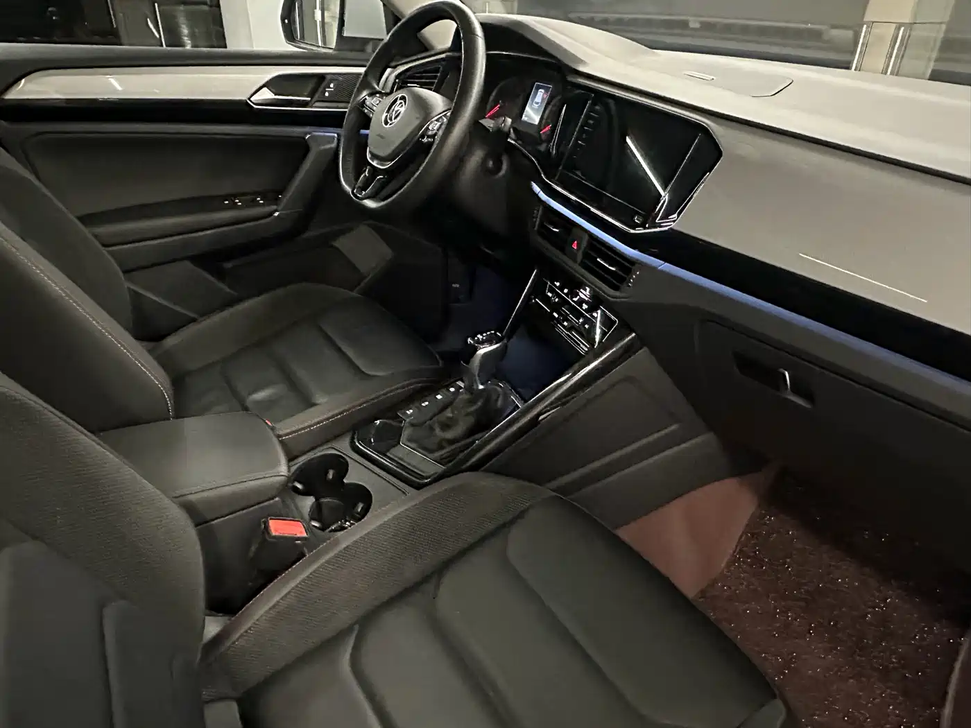 Volkswagen Tayron 2022 330TSI 2WD Luxury Smart Connect Edition фото 8