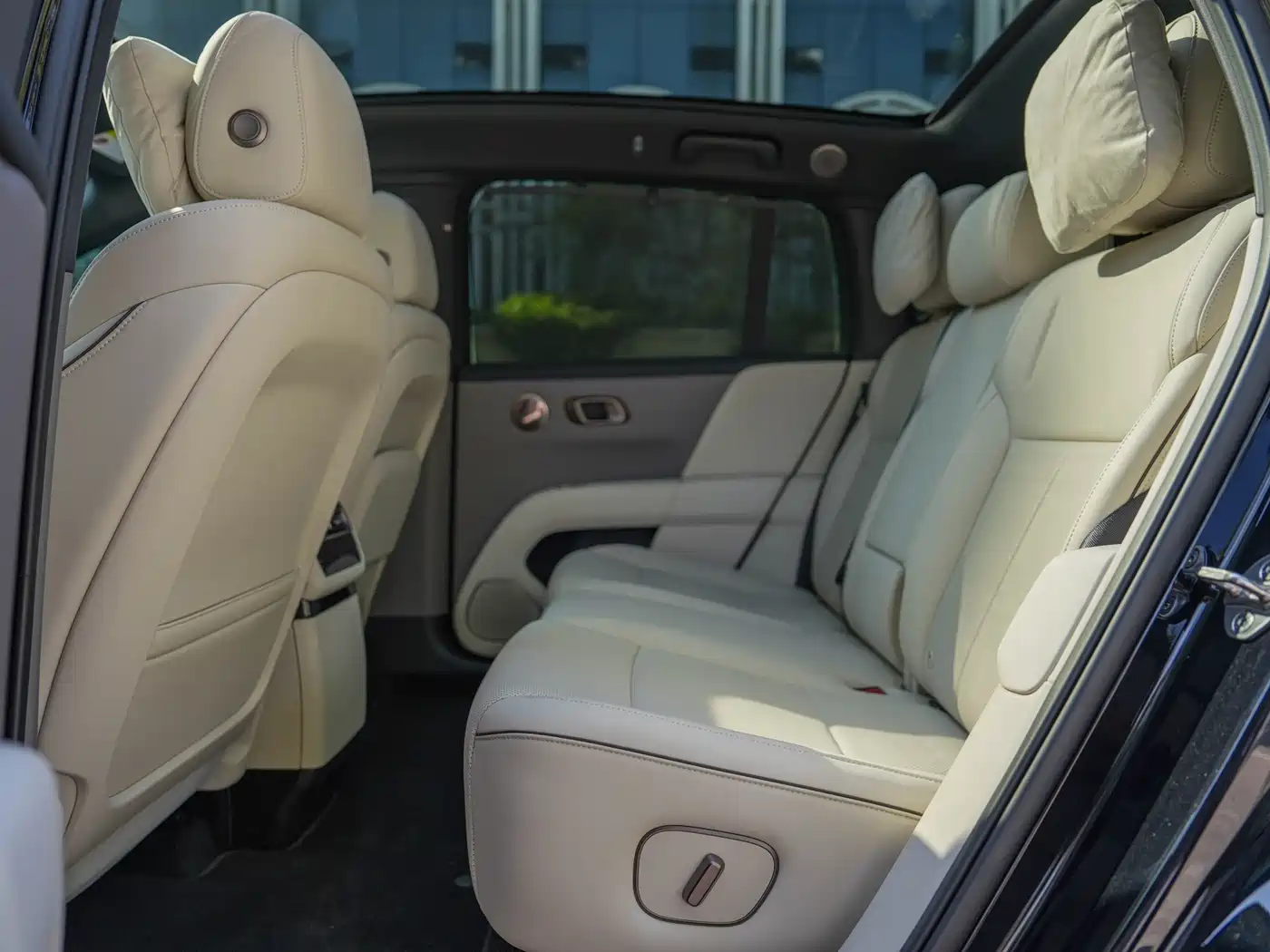 Li Auto i6 2026 2025 2WD Base Model