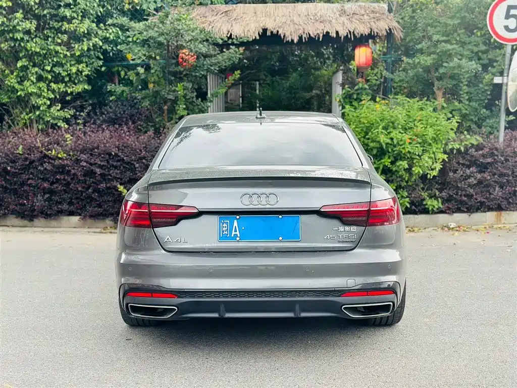 Audi A4L 2022 45 TFSI quattro Premium Dynamic фото 8