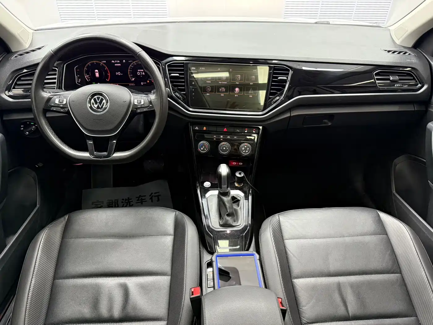 Volkswagen T-ROC 2021 280TSI DSG 2WD Comfort Smart Connect 30th Anniversary Edition фото 10