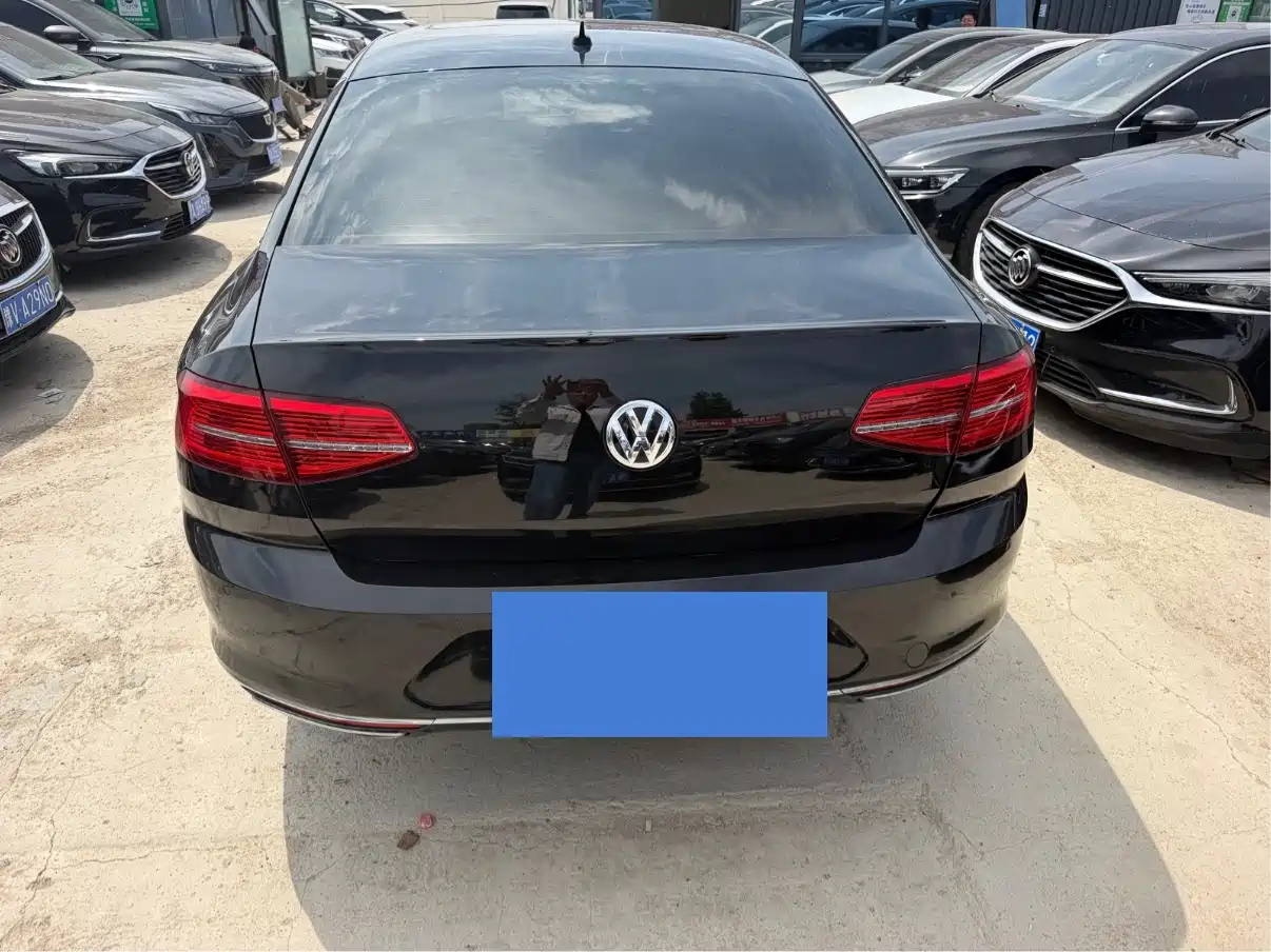 Volkswagen Magotan 2017 330TSI DSG Premium фото 9