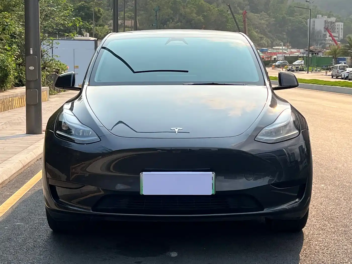 TESLA MODEL Y