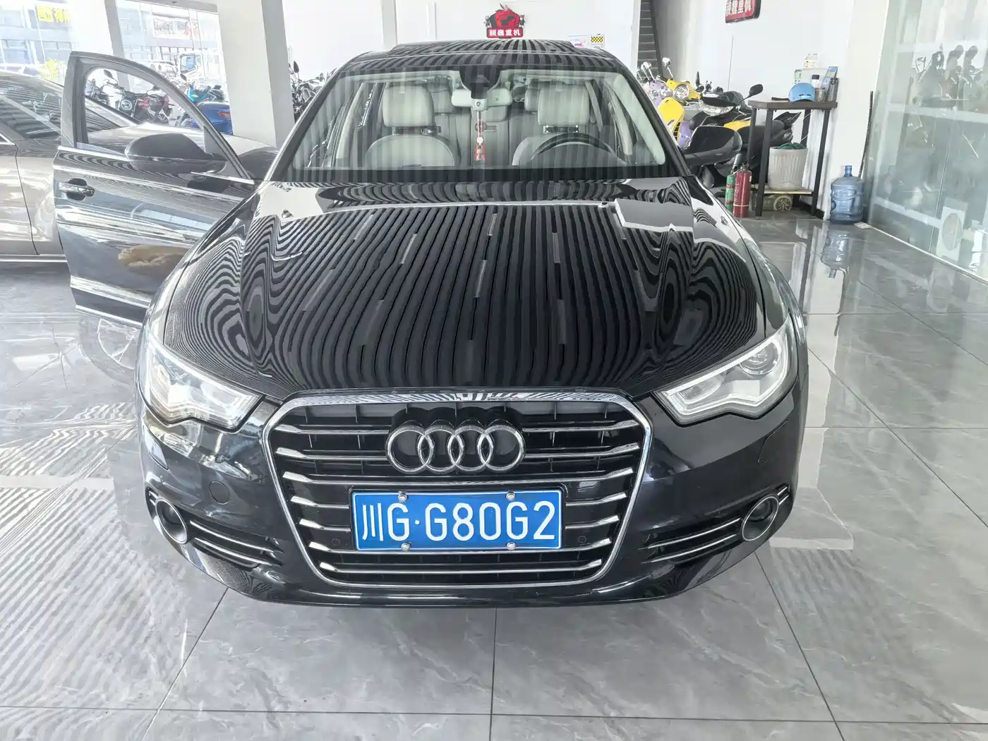 Audi A6L 2012 35 FSI Luxury фото 2