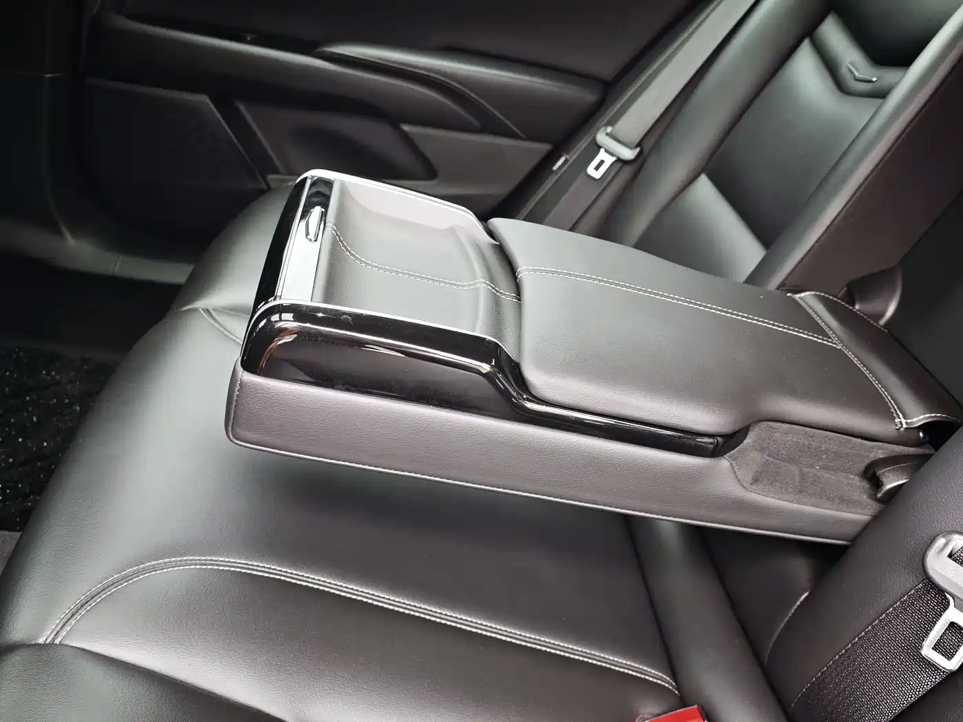 Cadillac XTS 2018 28T Technology фото 29