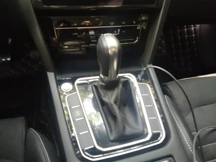 Volkswagen Magotan 2020 330TSI DSG Luxury фото 16