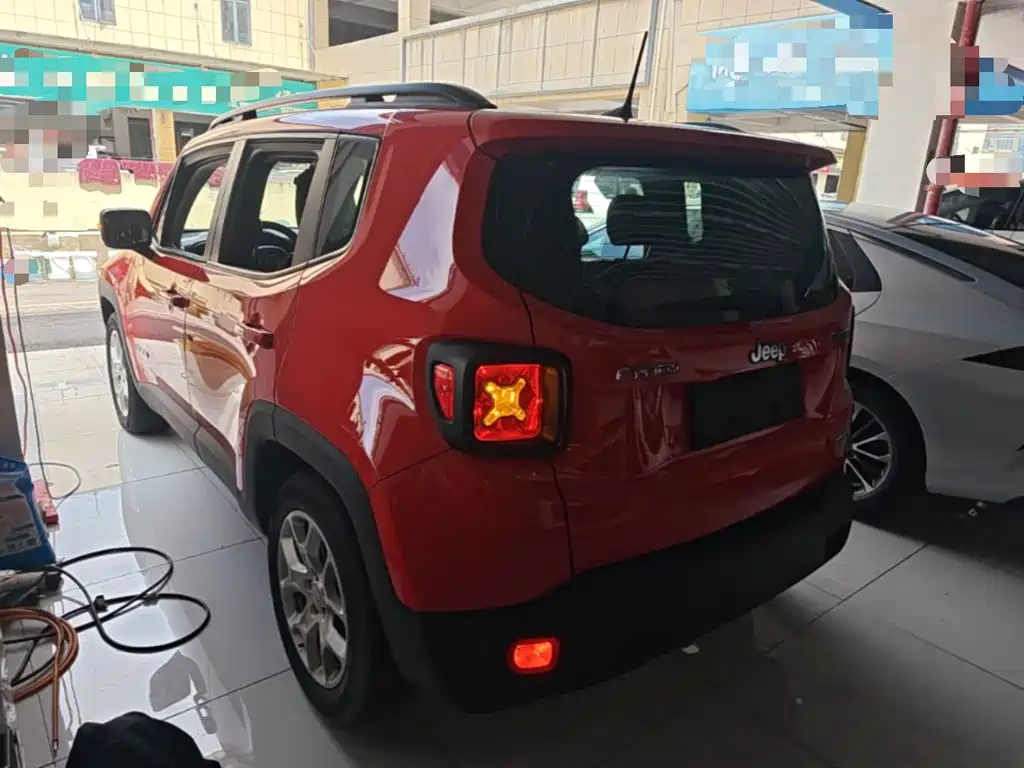 Jeep Renegade 2019 2018 Connected Large Screen Edition 180T Automatic High Energy