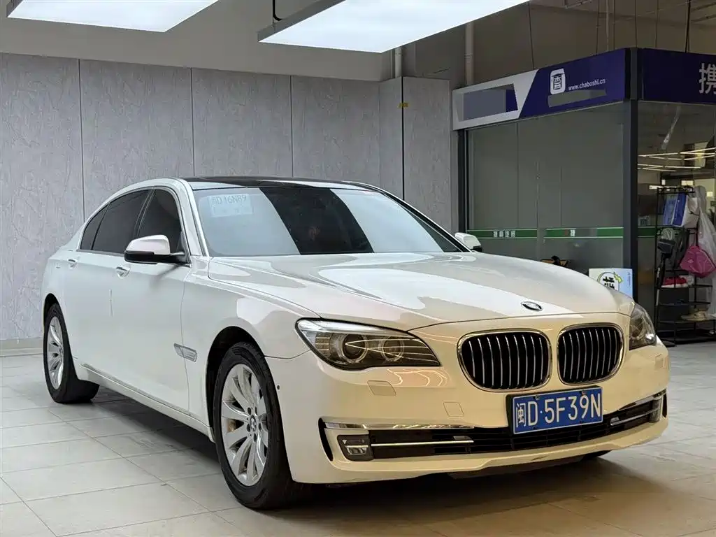 BMW 7 Series 2014 730Li Premium фото 3
