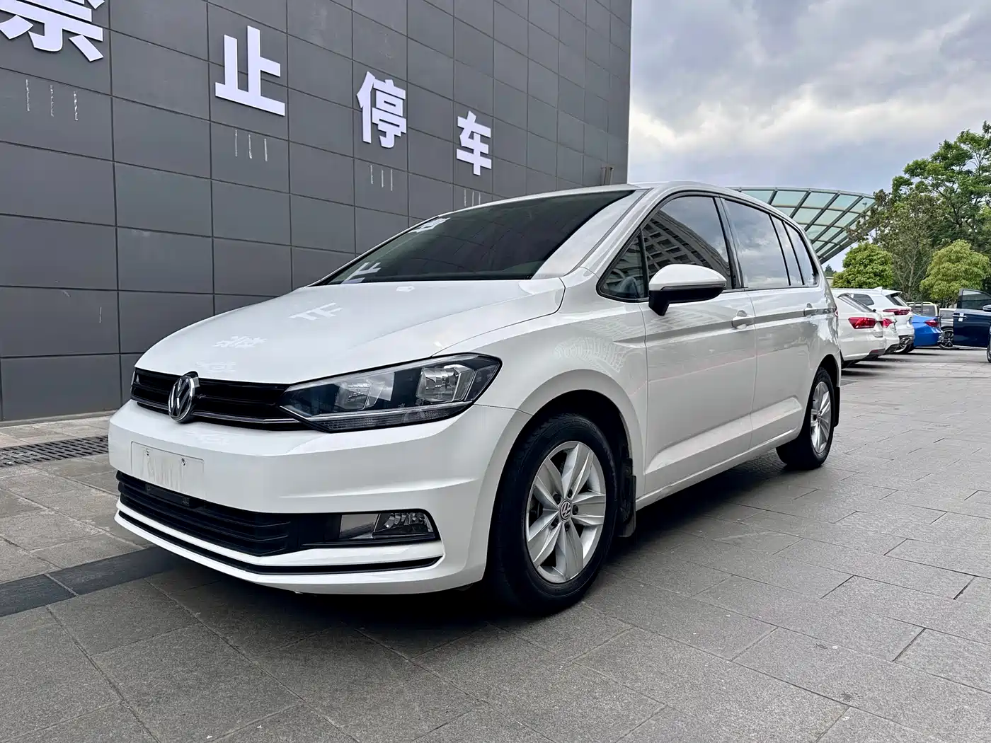 Volkswagen Touran 2018 Touran L 280TSI DSG Trendline 7-seater China V