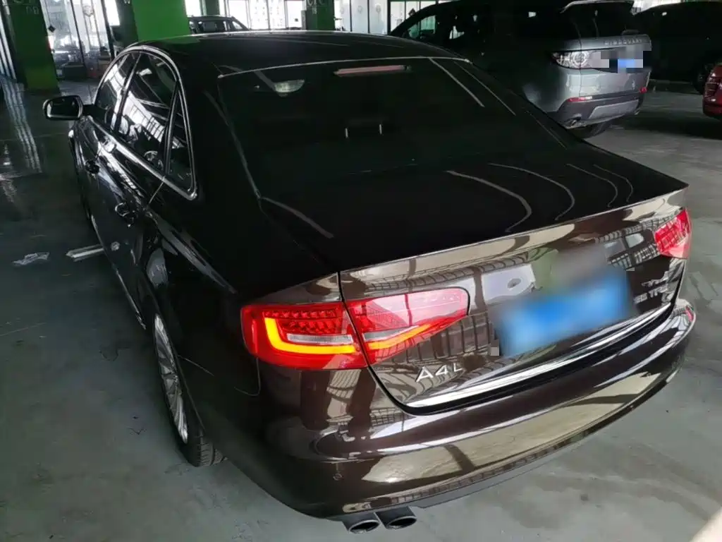 Фото 5 - Audi A4L