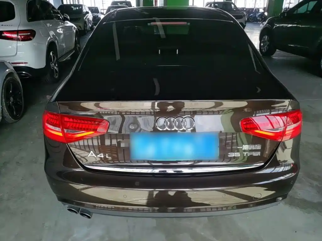 Фото 6 - Audi A4L