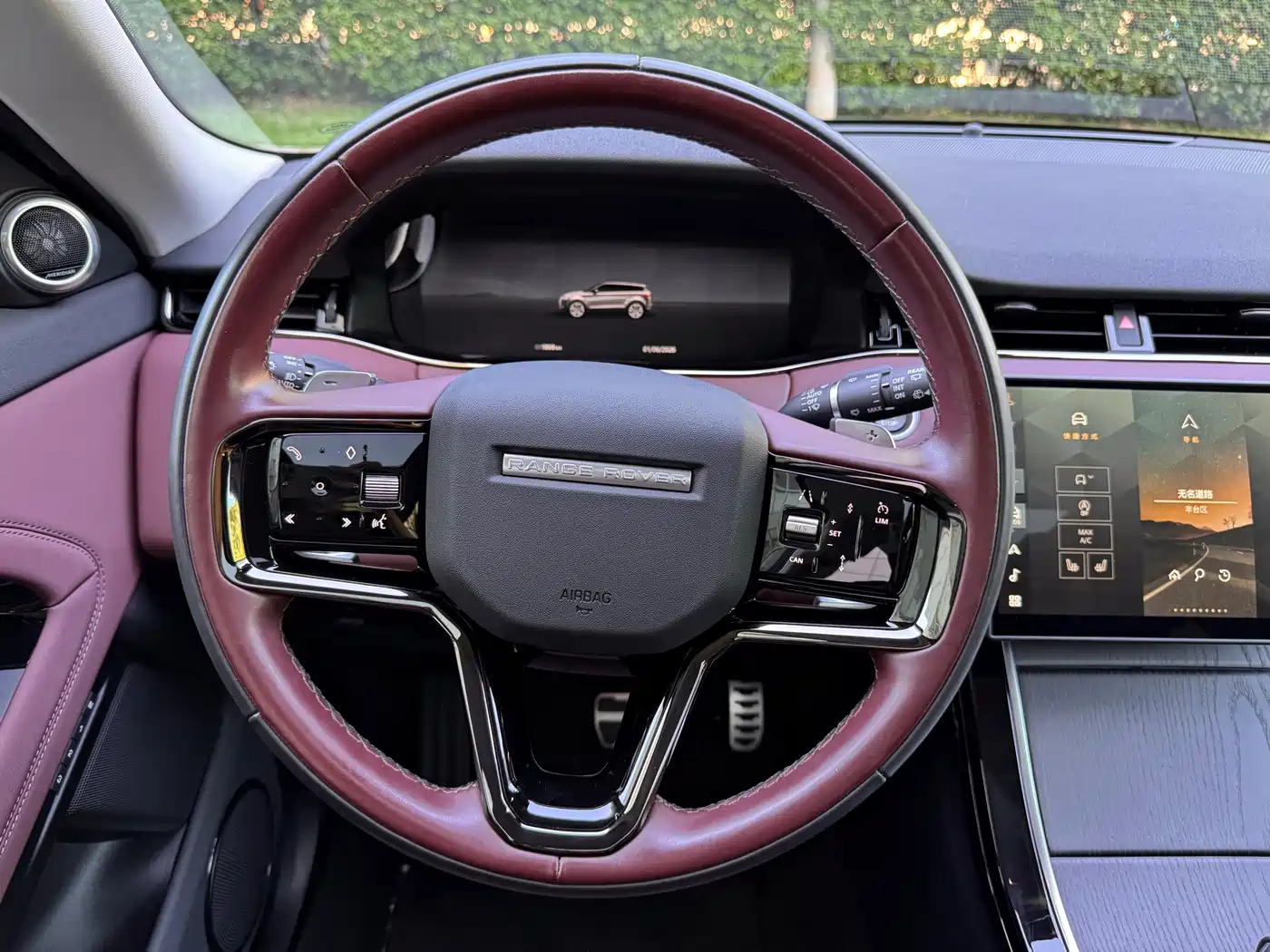 Land Rover Range Rover Evoque 2024 Range Rover Evoque L 249PS Light Master Edition фото 11