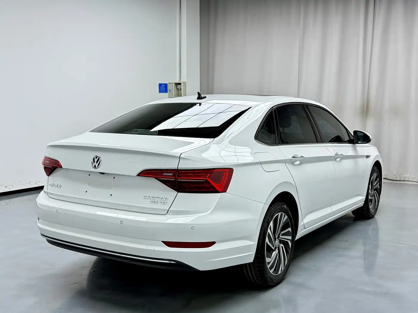 Volkswagen Sagitar 2021 280TSI DSG Surpassing Edition фото 12