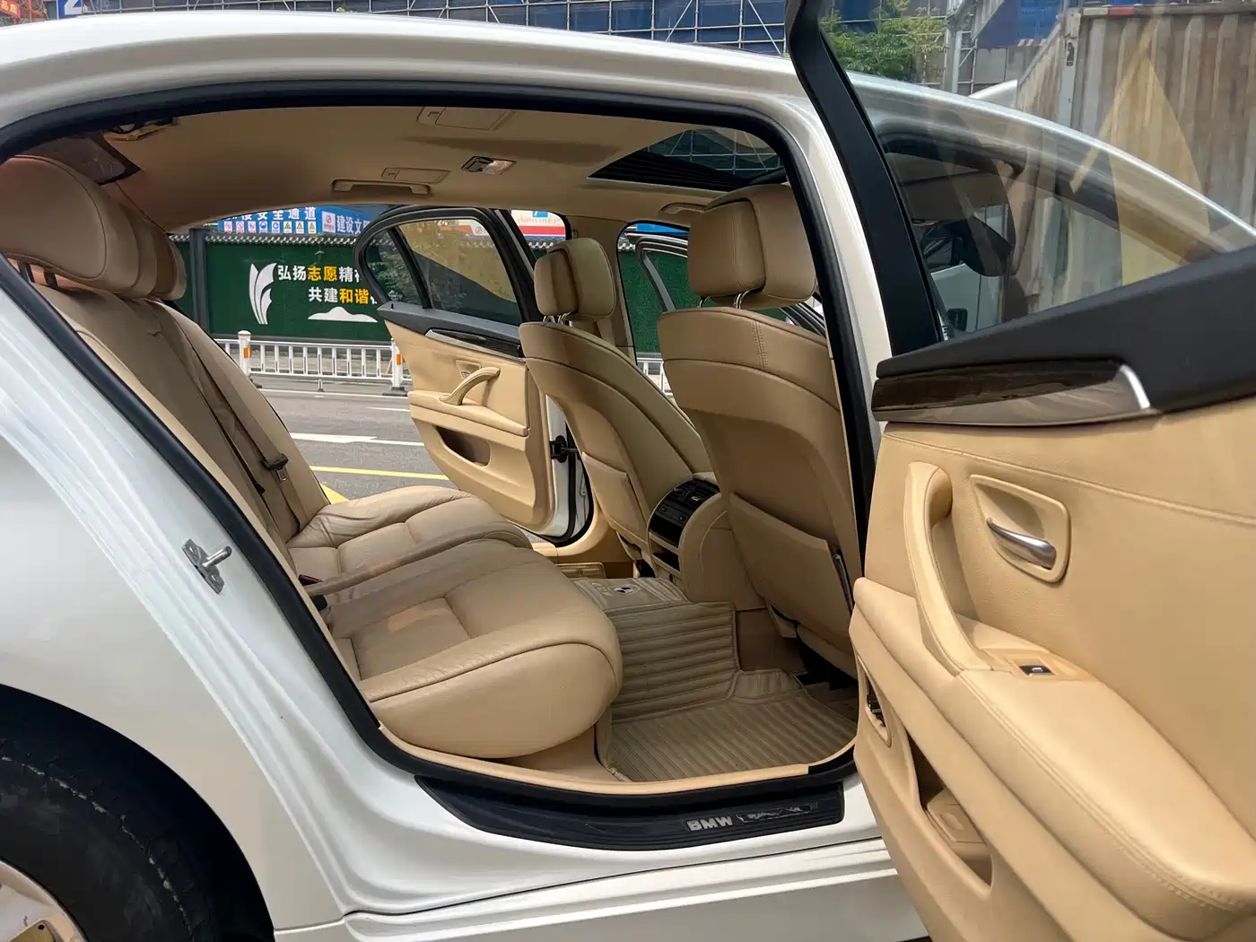 BMW 5 Series 2011 523Li Luxury фото 9