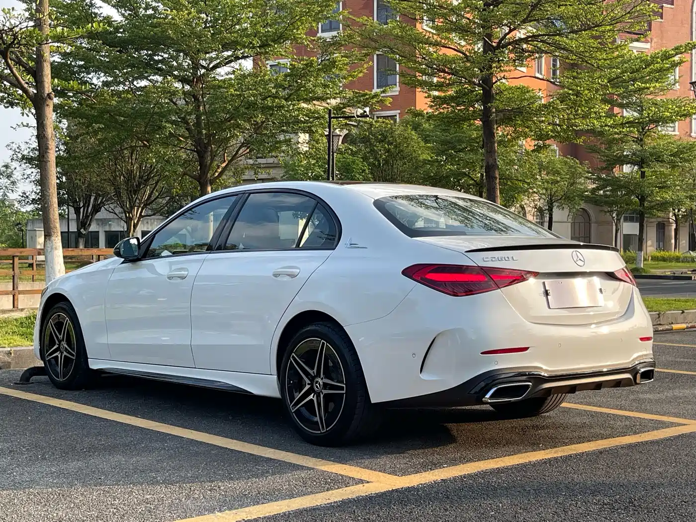 Mercedes-Benz C-Class 2023 Facelift C 260 L Night Sport Edition фото 6