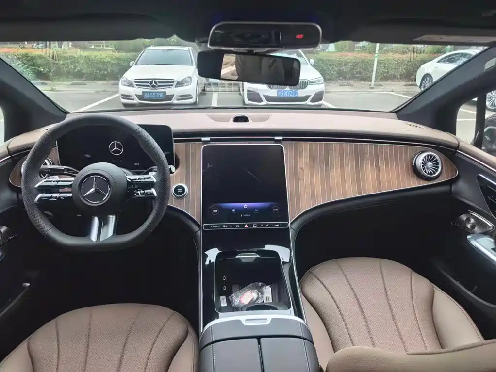 Mercedes-Benz EQE 2025 500 4MATIC Pioneer фото 13