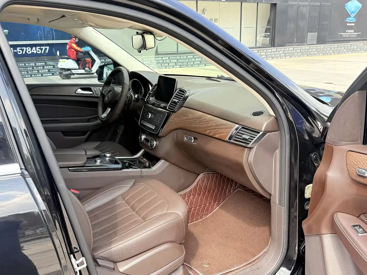 Mercedes-Benz GLE 2016 GLE 320 4MATIC Luxury фото 12