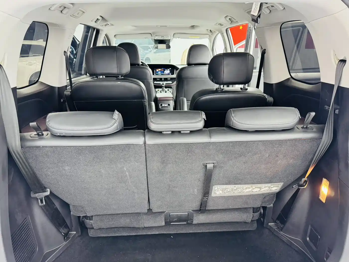 GAC Trumpchi Trumpchi M6 2021 270T DCT Luxury Edition (7-Seater) фото 4