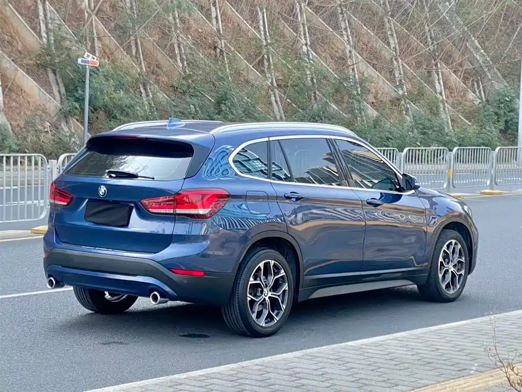 BMW X1 2021 sDrive25Li Leading фото 4