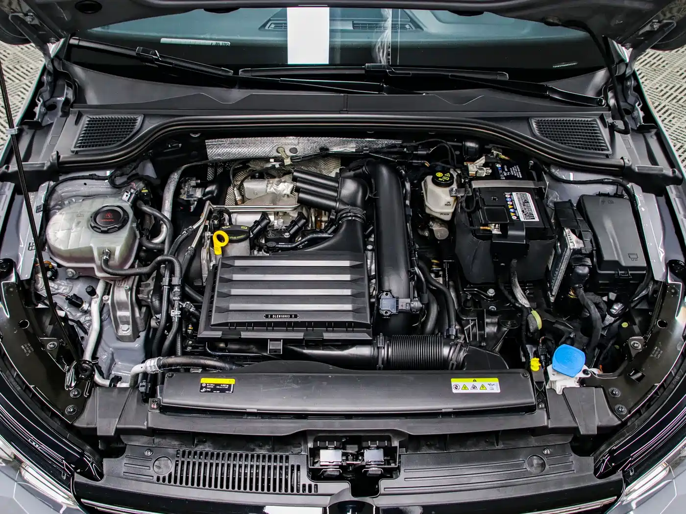 Volkswagen Golf 2023 Model 280TSI DSG R-Line фото 18