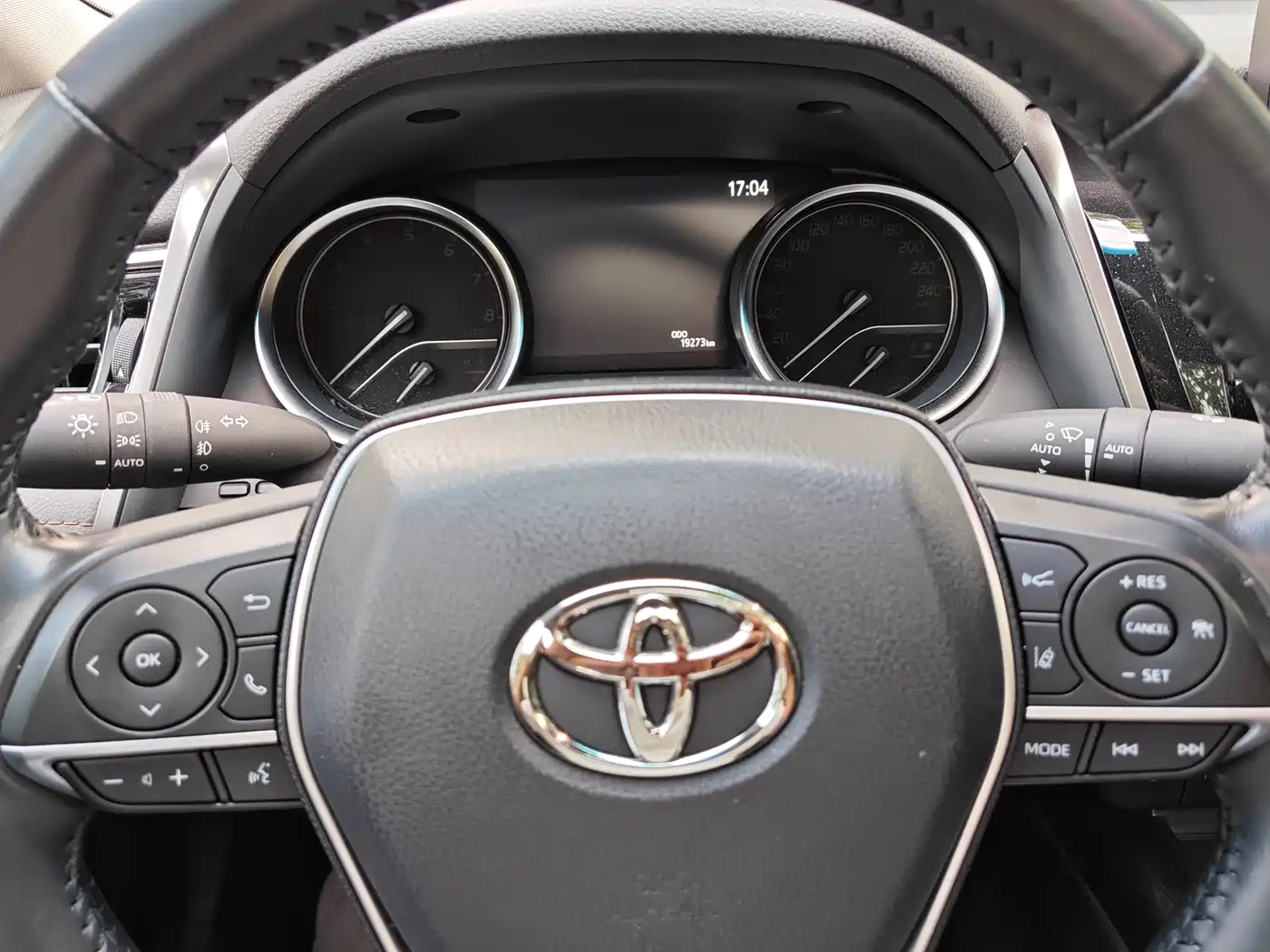 Toyota Camry 2021 2.0G Luxury Edition фото 12