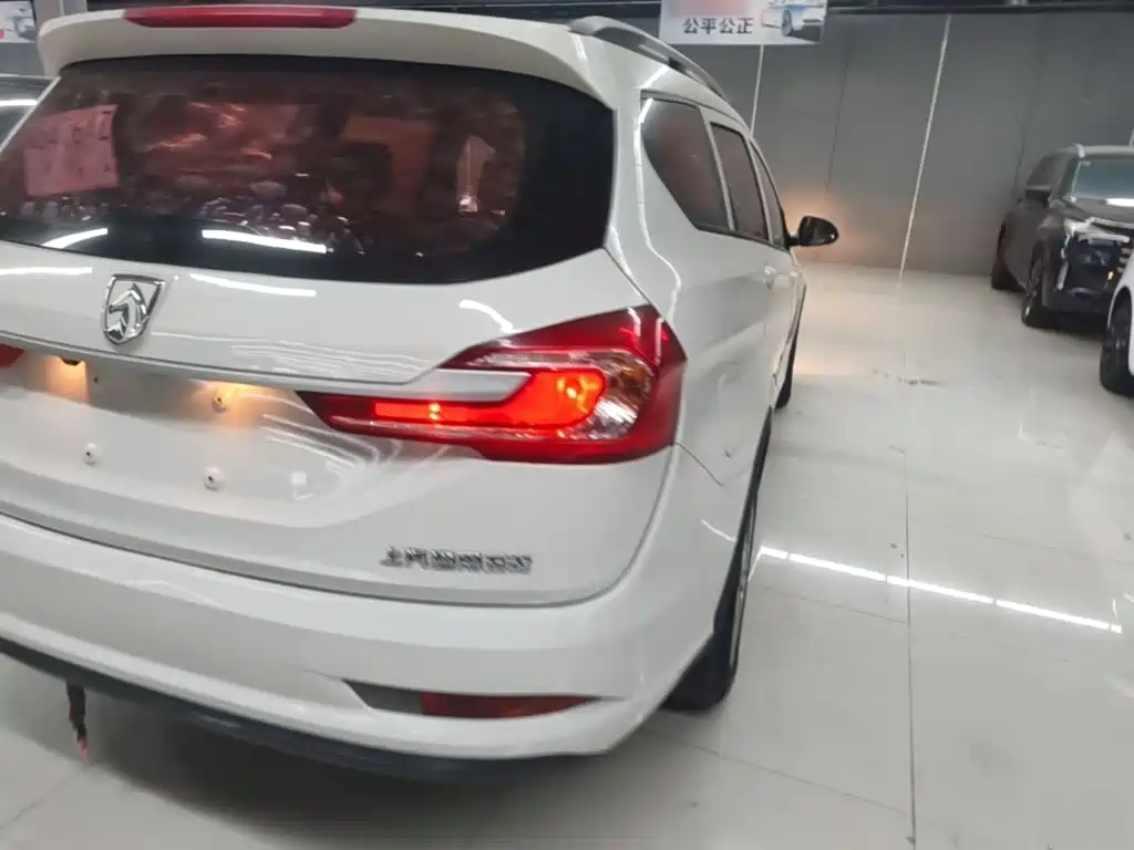 Baojun 310W 2018 2017 1.5L Manual Comfort China V