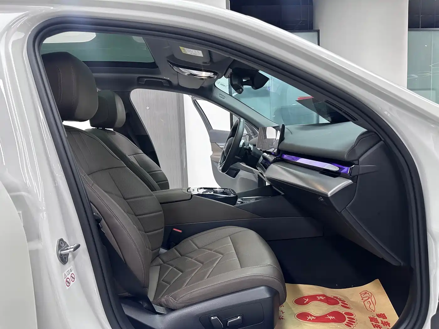 BMW 5 Series 2024 530Li Leading M Sport Package фото 11