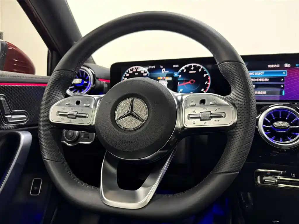 Mercedes-Benz A-Class 2021 A 200 L Sport Sedan Fashion Edition фото 13