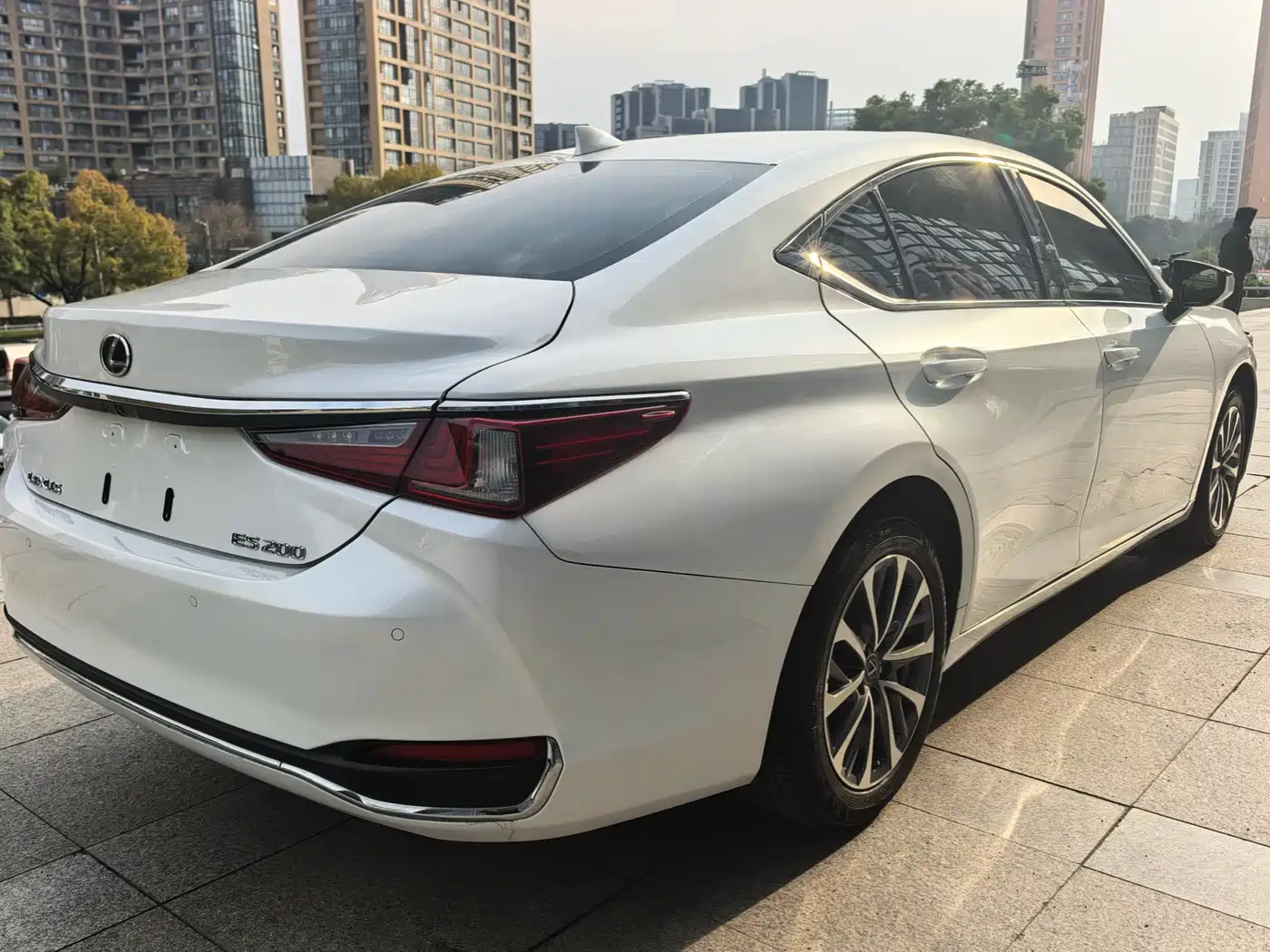 Lexus ES 2024 200 Premium Edition фото 4
