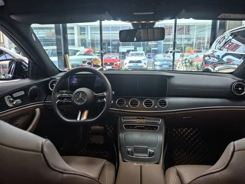 Mercedes-Benz E-Class 2023 E 300 L Sport Fashion фото 10