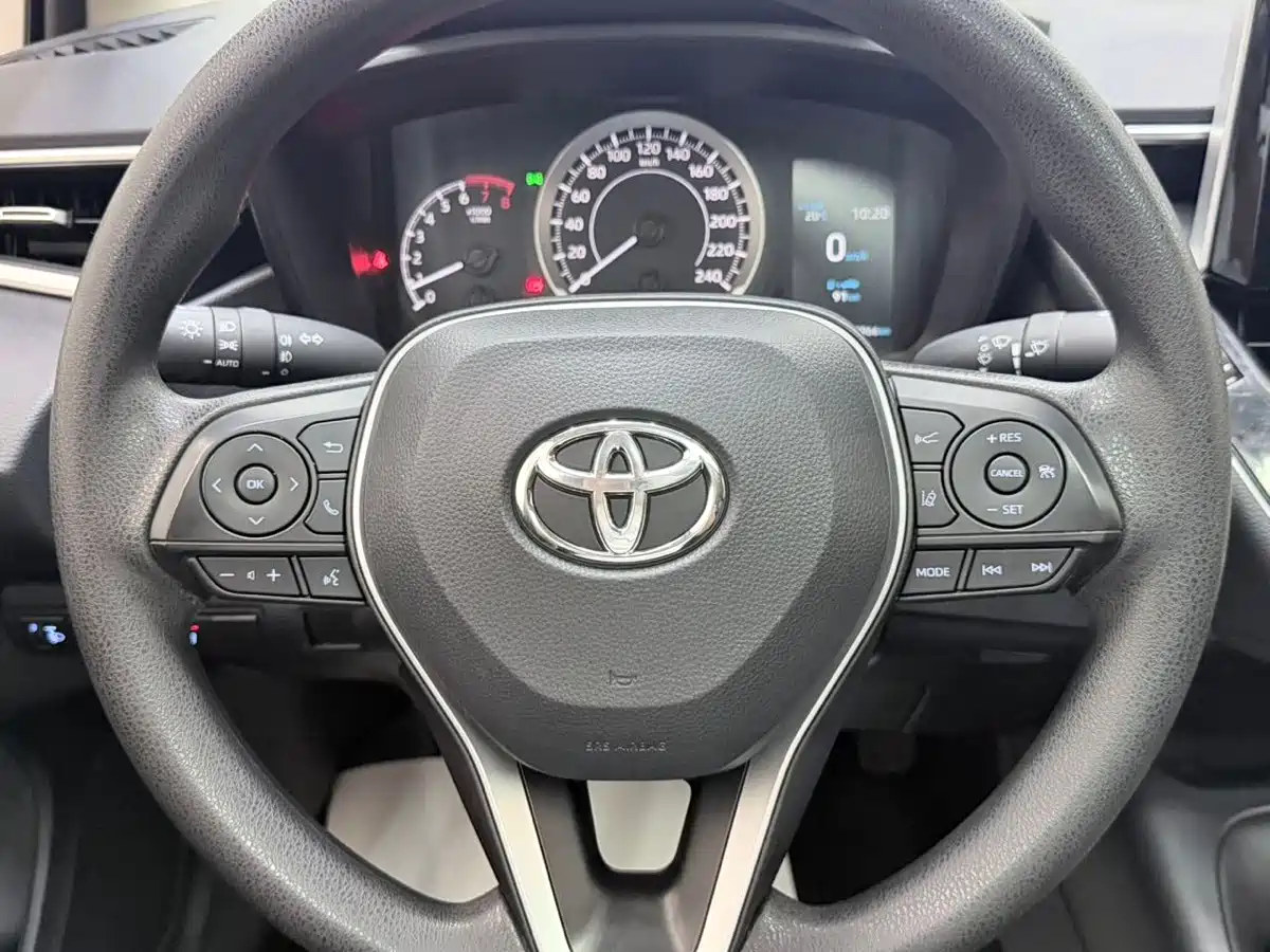 Toyota Corolla 2021 1.2T S-CVT Elite PLUS Edition фото 13