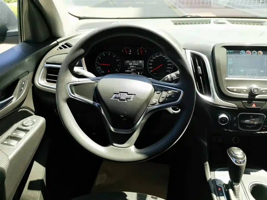 Chevrolet Equinox 2018 535T Automatic Frontier Edition фото 11