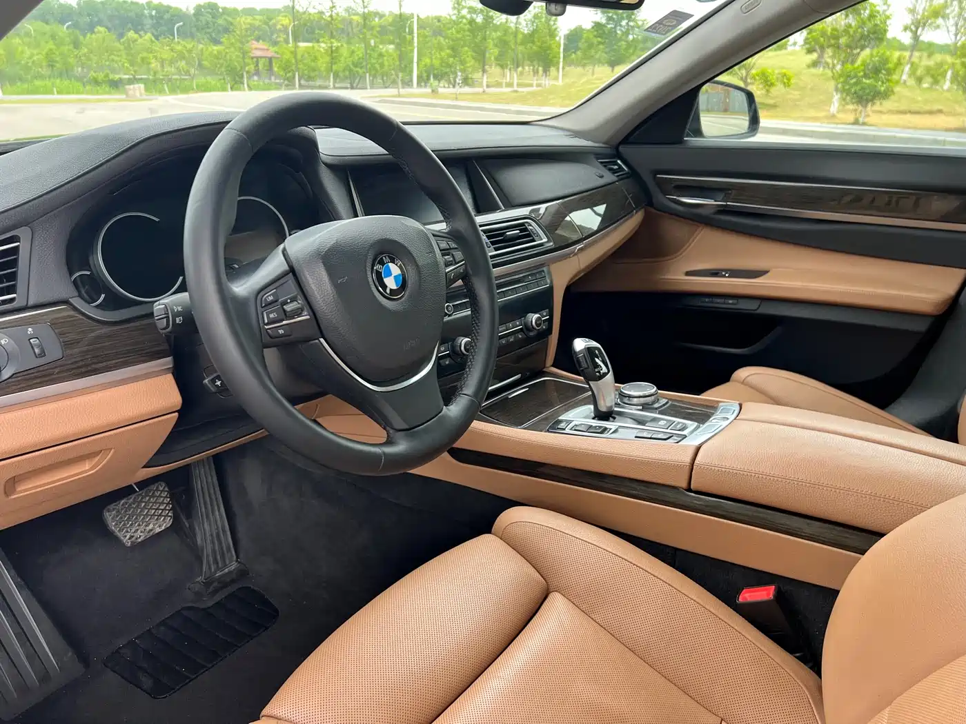 BMW 7 Series 2013 Model 730Li Luxury фото 9