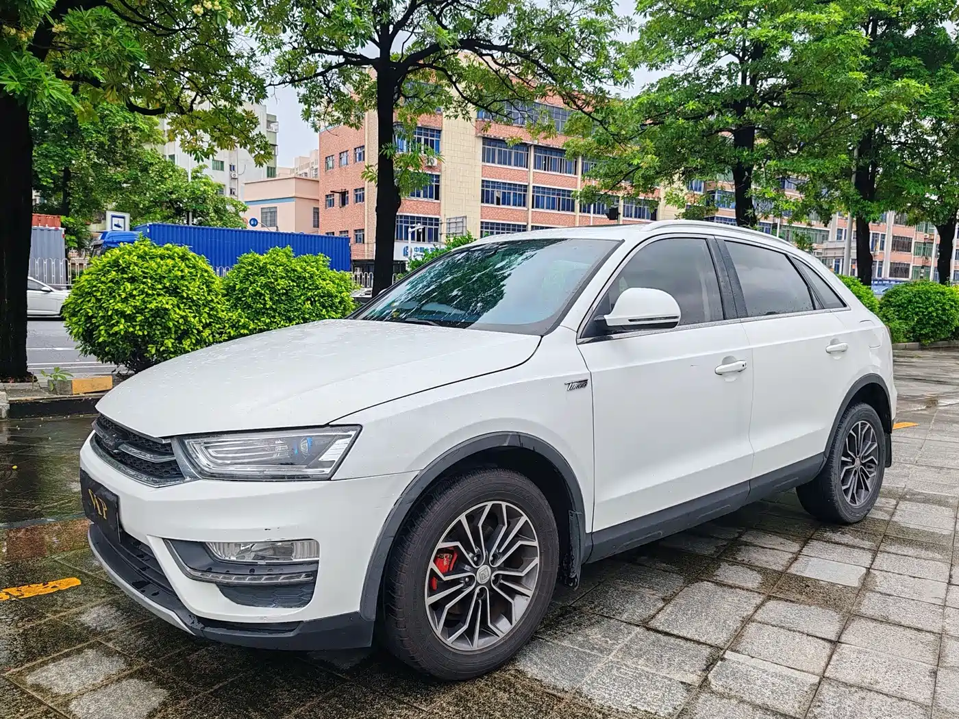 Zotye SR7 2017 2016 1.5T CVT Magic Cube Dream Edition (China V)