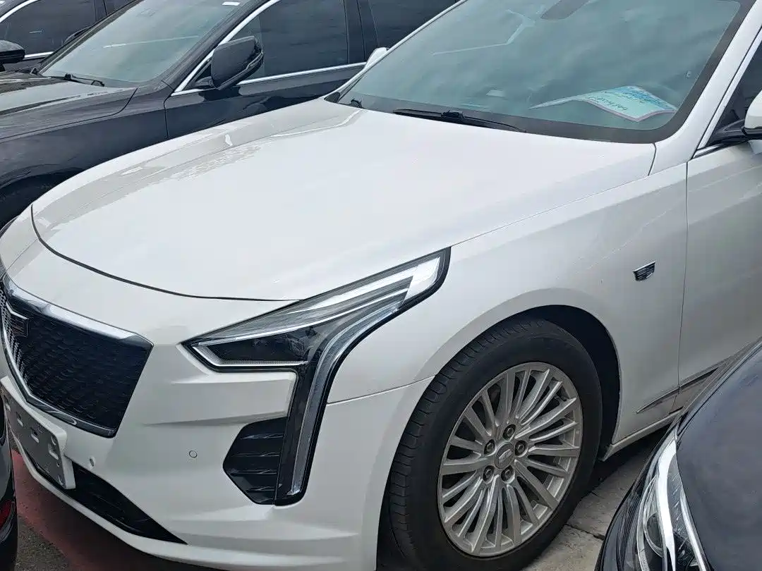 Cadillac CT6 2021 28T Leading Super Cruise