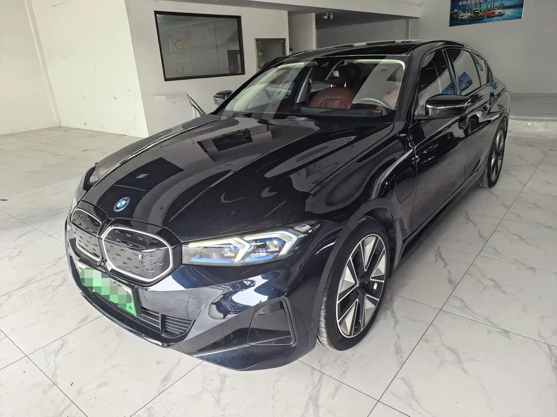 صورة 1 - BMW i3