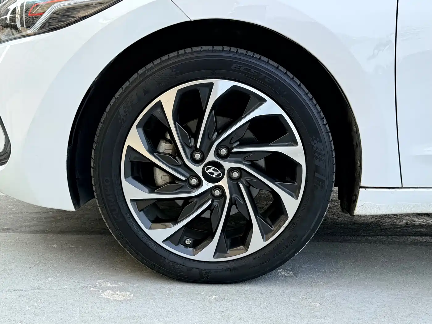 Hyundai Elantra 2020 1.5L CVT Smart Style·Elite фото 15