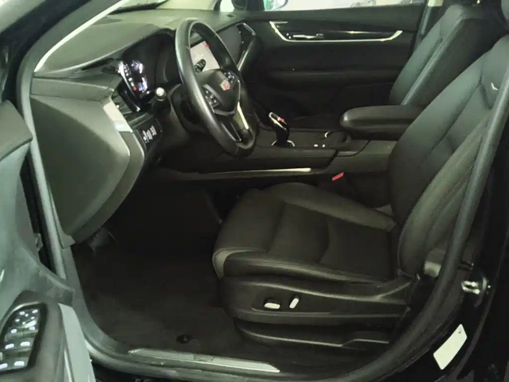 Cadillac XT5 2017 2016 25T Luxury Model