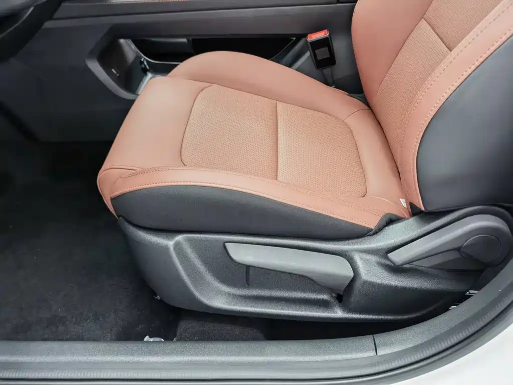 Фото 20 - Changan Eado