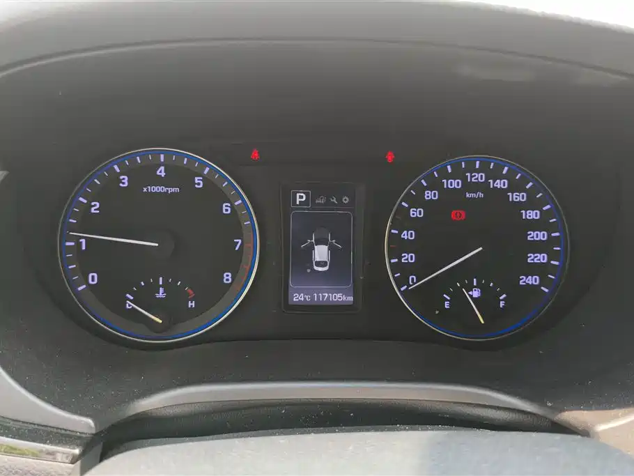 Hyundai Mistra 2016 1.8L Automatic Smart GLS фото 14