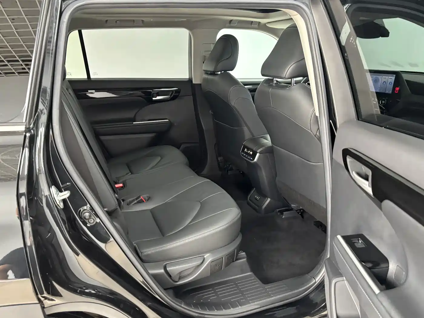 Фото 26 - Toyota Highlander