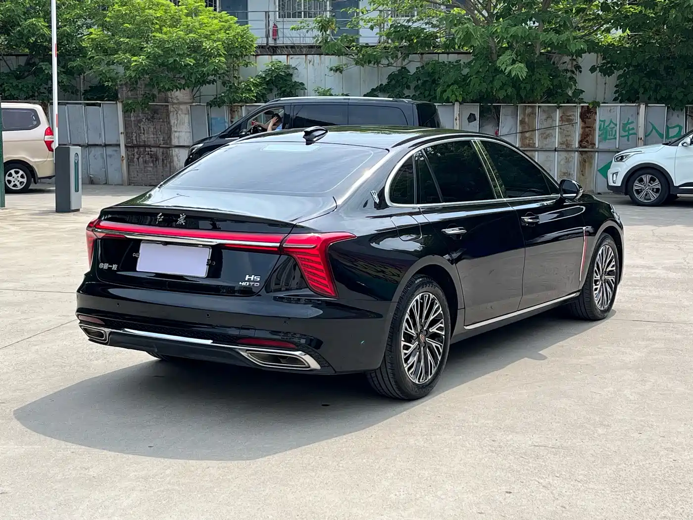 Hongqi H5 2024 2.0T Automatic Smart Connect Flag Smooth Edition фото 6