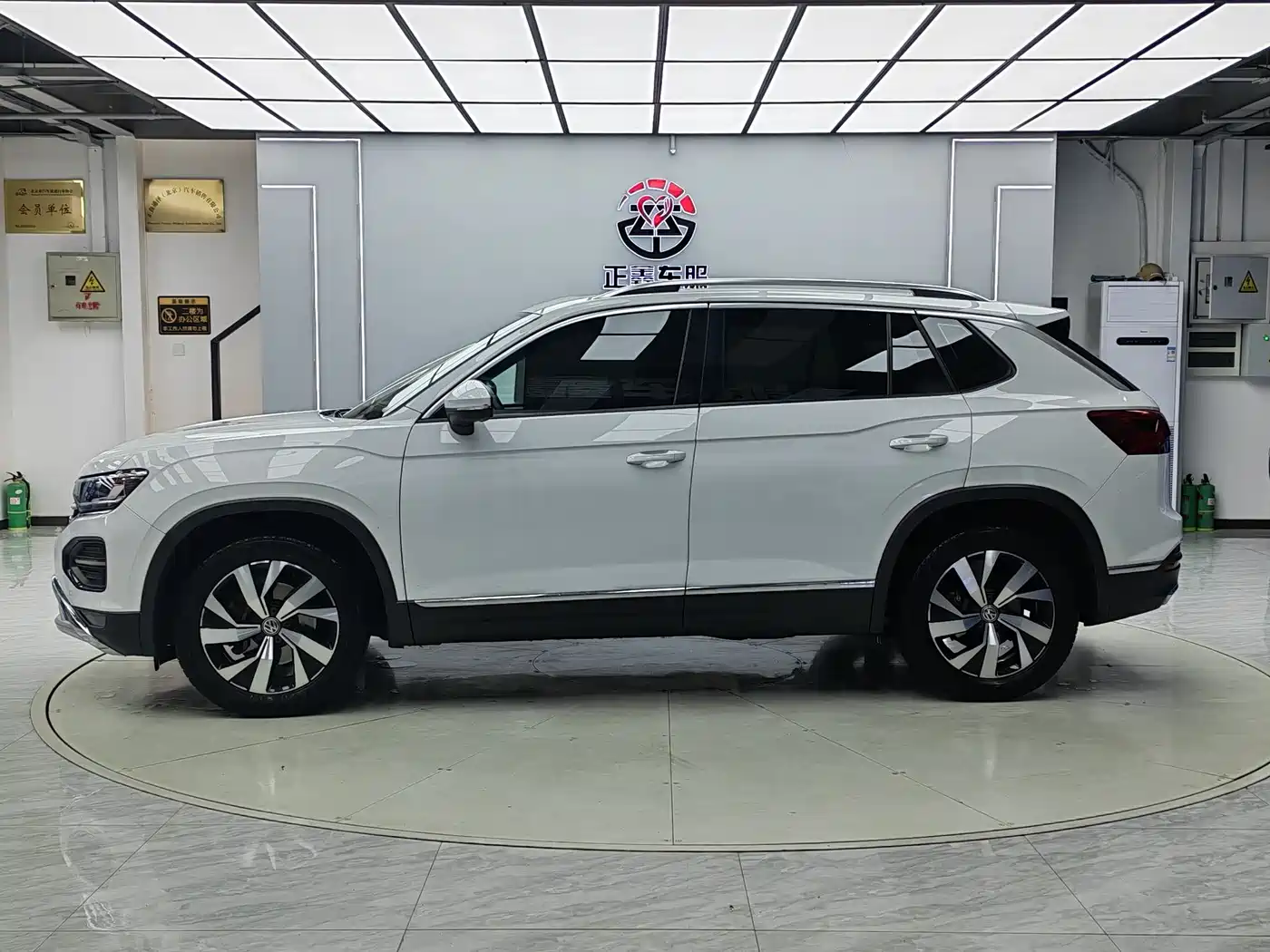 Volkswagen Tayron 2019 330TSI 2WD Luxury China VI фото 4