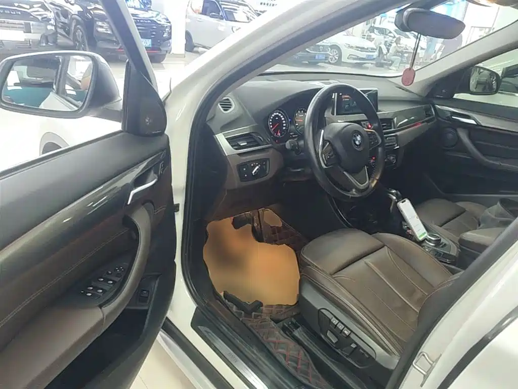 BMW X1 2019 xDrive20Li Premium Model фото 16