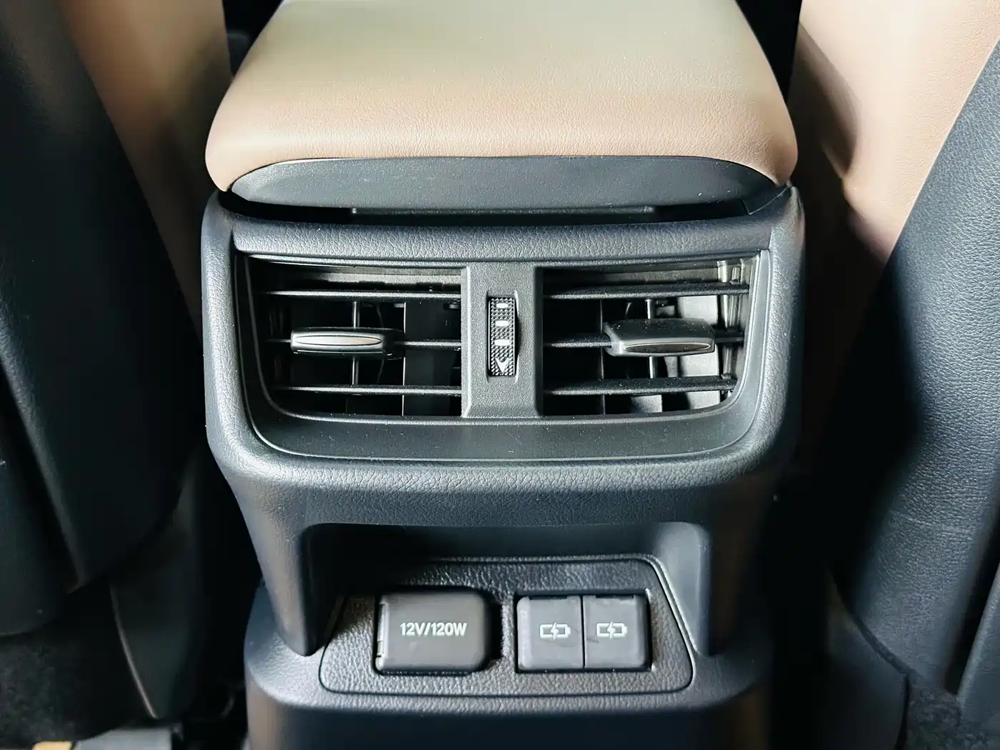 Lexus ES 2025 200 Ultimate Edition фото 12