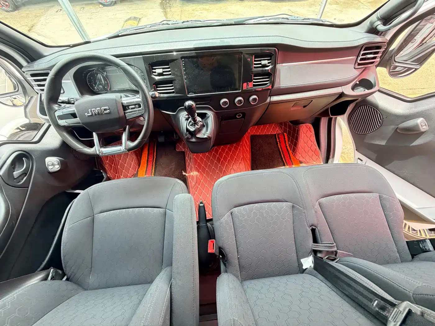 Jiangling JMC Fushun 2022 2022 2.0T Manual Multi-purpose Passenger Vehicle Short Wheelbase Low Roof 6-seater