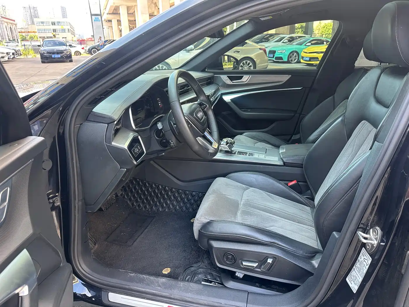 Фото 4 - Audi A6L