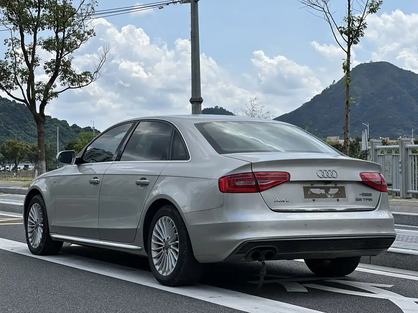 Фото 9 - Audi A4L