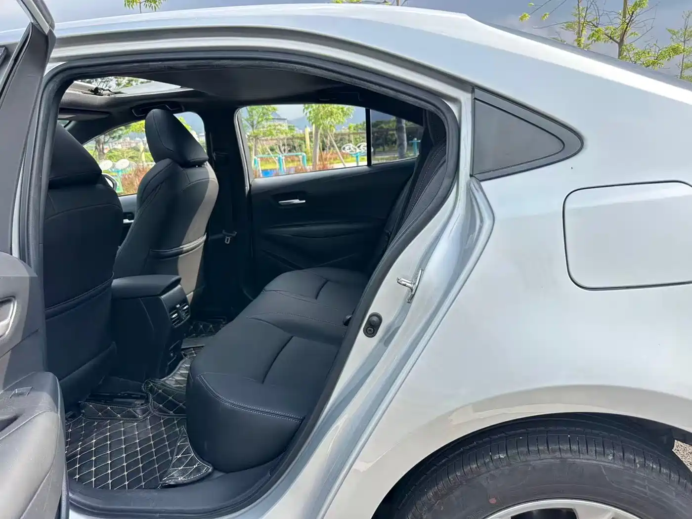 Toyota Levin 2021 185T CVT Luxury Edition фото 10